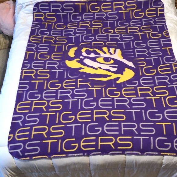 LOGO by Lori Goldstein Other L Su Tiger Logo Eye Purple And Gold